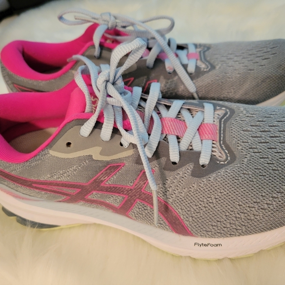 ASICS Women's Gray and Pink Running Shoes - Picture 8 of 11